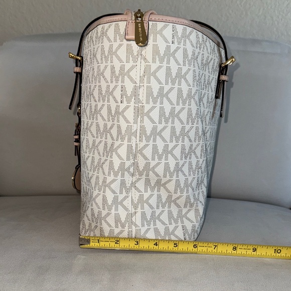 Michael Kors Cream Monogram Travel Tote Bag Purse - Picture 4 of 8